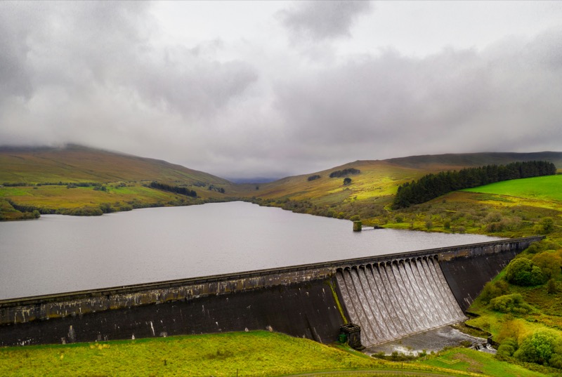 Global Reservoir Dynamics from Space